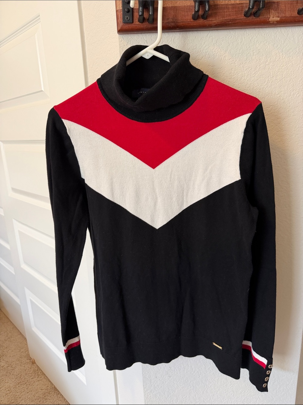 Tommy Hilfiger Black Turtleneck Sweater with Red and White Chevron size L